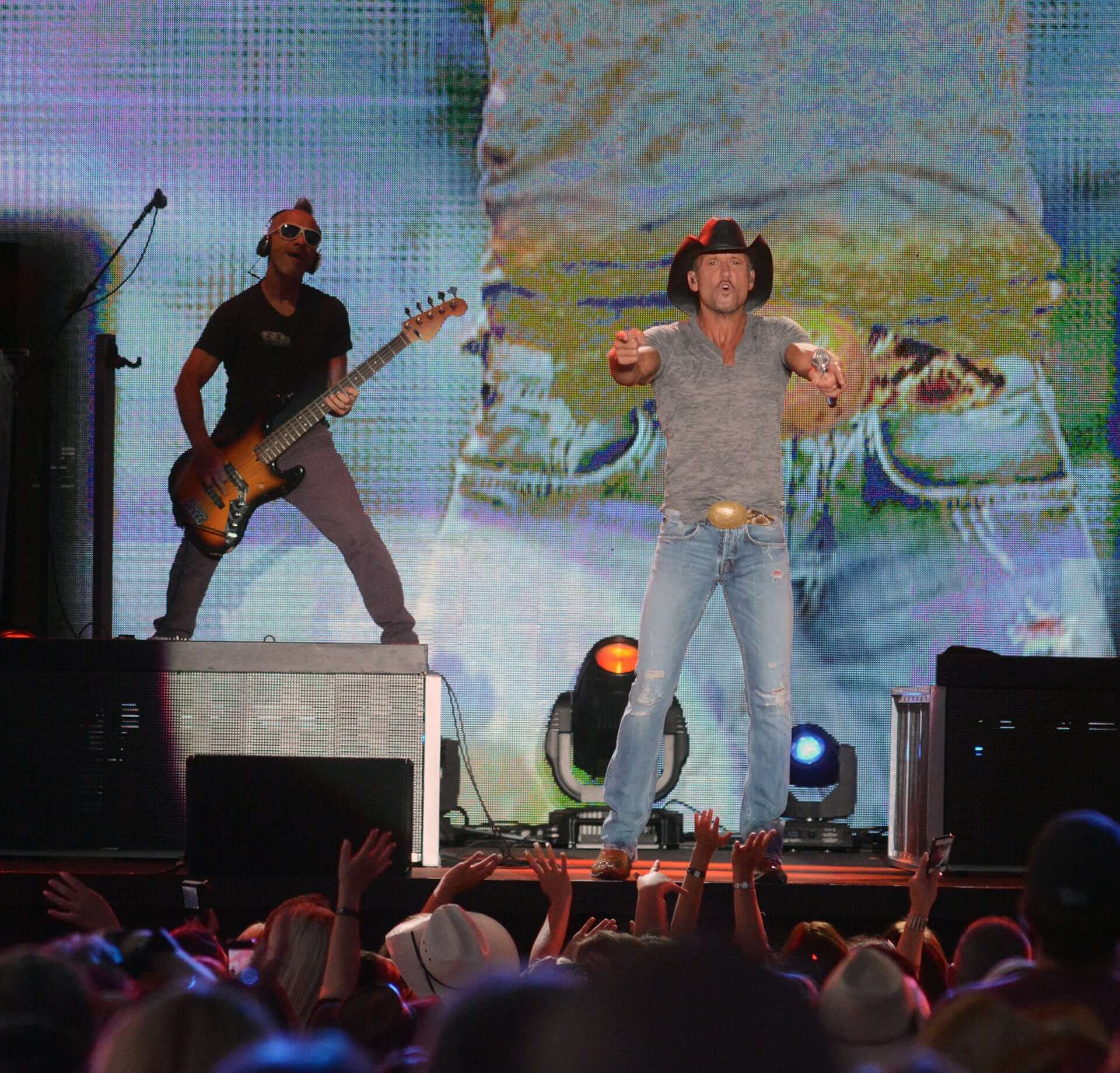 Tim McGraw has Tahoe fans everywhere he points.