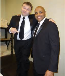 Frank Caliendo (with chair) and Charles Barkley.