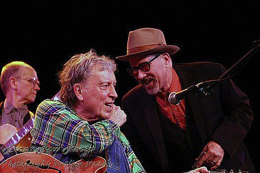 Mark Hummel and Elvin Bishop's tete-a-tete in Tahoe onstage. Nick McCabe / Front Row Photo