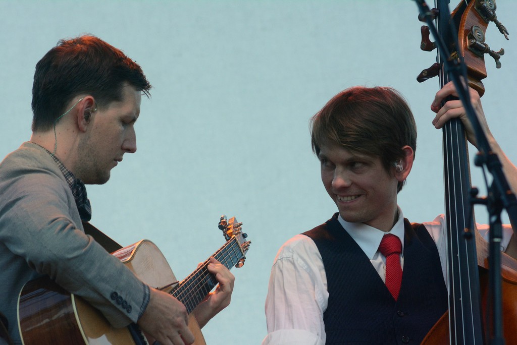 Chris Elridge and Paul Kowert. Tim Parsons / Tahoe Onstage