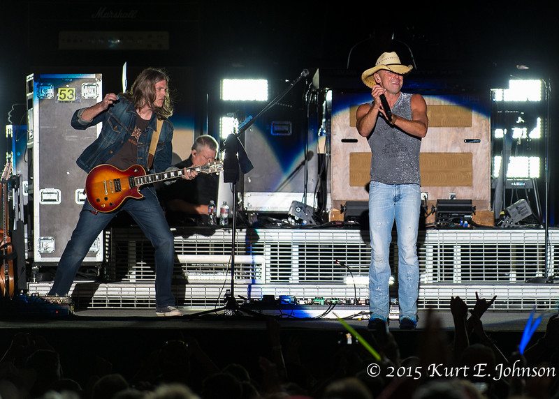Kenny Chesney-Chase Rice @ Harvey's Outdoor Arena 07-22-2015-259-L