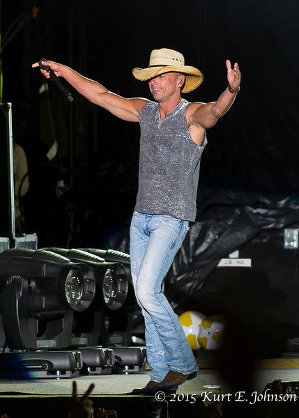 Kenny Chesney-Chase Rice @ Harvey's Outdoor Arena 07-22-2015-267-L