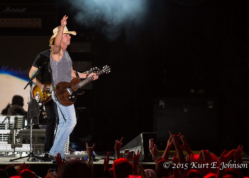 Kenny Chesney-Chase Rice @ Harvey's Outdoor Arena 07-22-2015-78-L